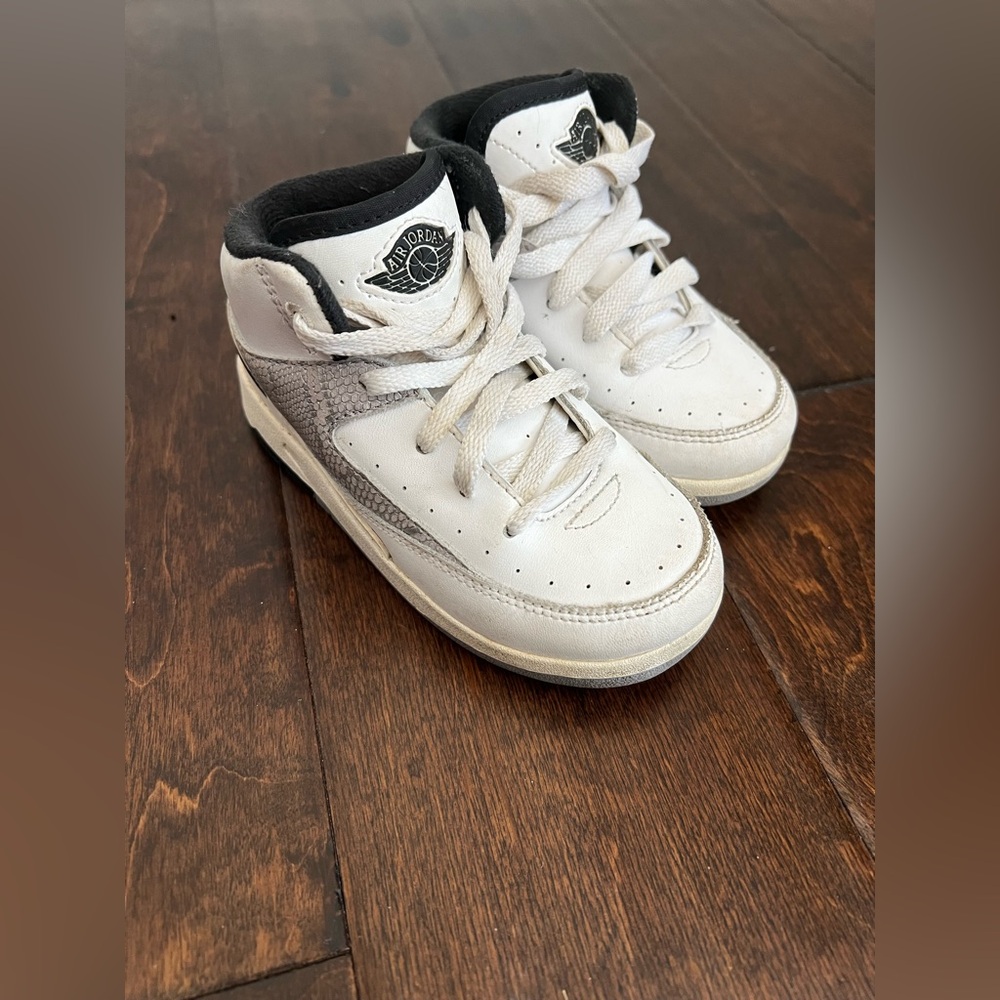 Air Jordan 2 Retro TD Python sneakers 8